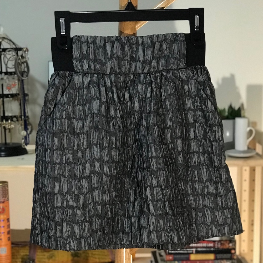 Elegant Textured Silver Skater Skirt (S)